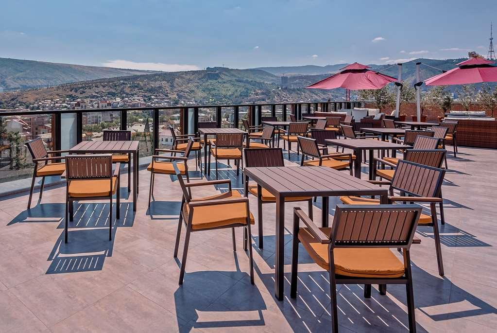 Ramada By Wyndham Tbilisi Old City Hotell Exteriör bild